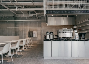 Rockets Coffee Roasters открыли мультифункциональное пространство с офисом, тренинг-центром, кофейней и магазином в центре Москвы